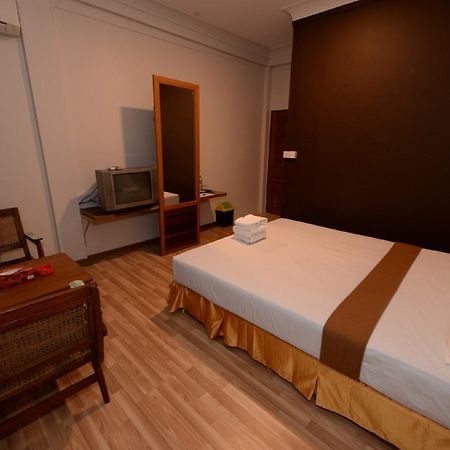 Min Nandar Garden Hotel Thanlyin Kültér fotó
