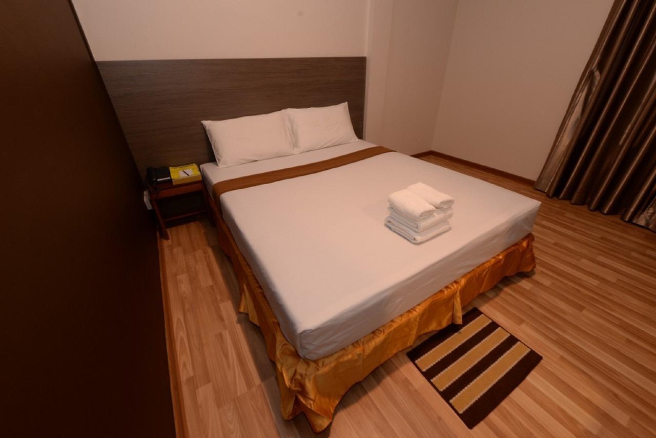 Min Nandar Garden Hotel Thanlyin Kültér fotó