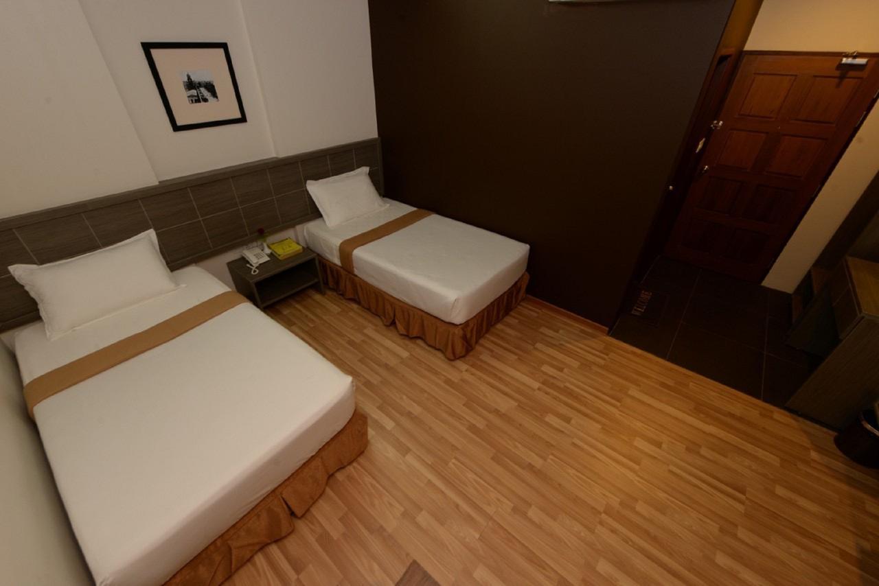 Min Nandar Garden Hotel Thanlyin Kültér fotó
