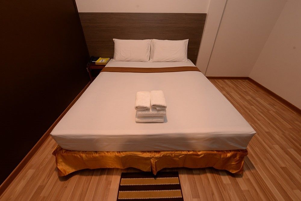 Min Nandar Garden Hotel Thanlyin Kültér fotó