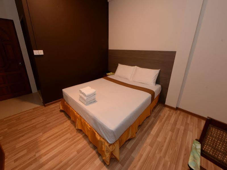 Min Nandar Garden Hotel Thanlyin Kültér fotó